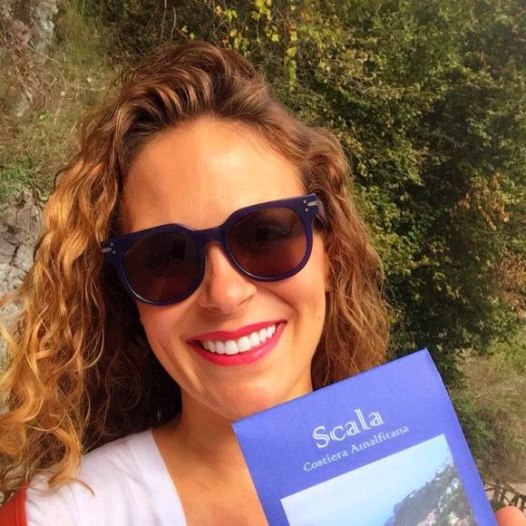 Meet your Posher, Christina - Picture 1 of 1